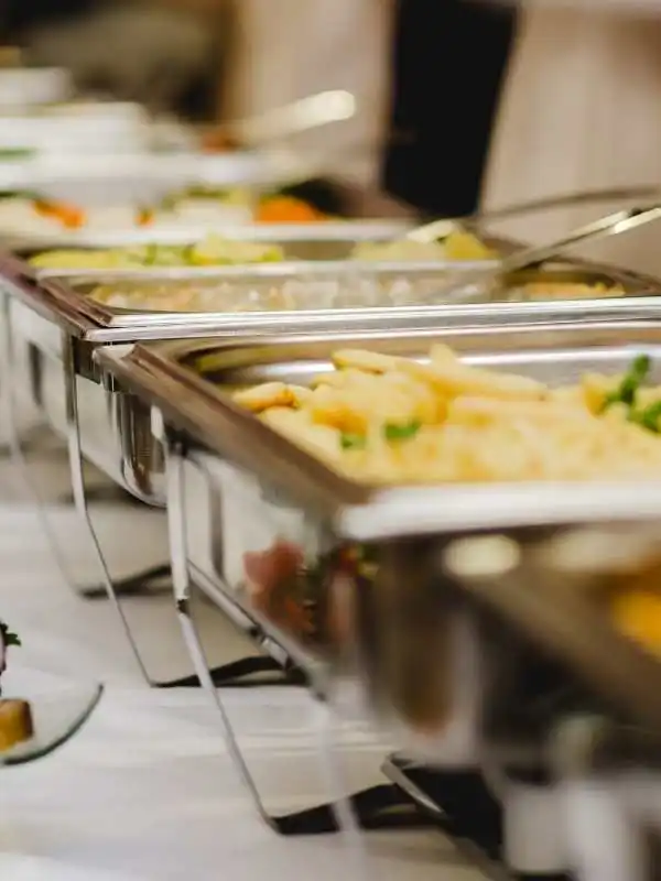firemni-catering-olomouc-bufet Teplý bufet na firemní akci v Olomouci od Catering Avrat.